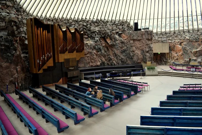 Kamenný kostol Temppeliaukio